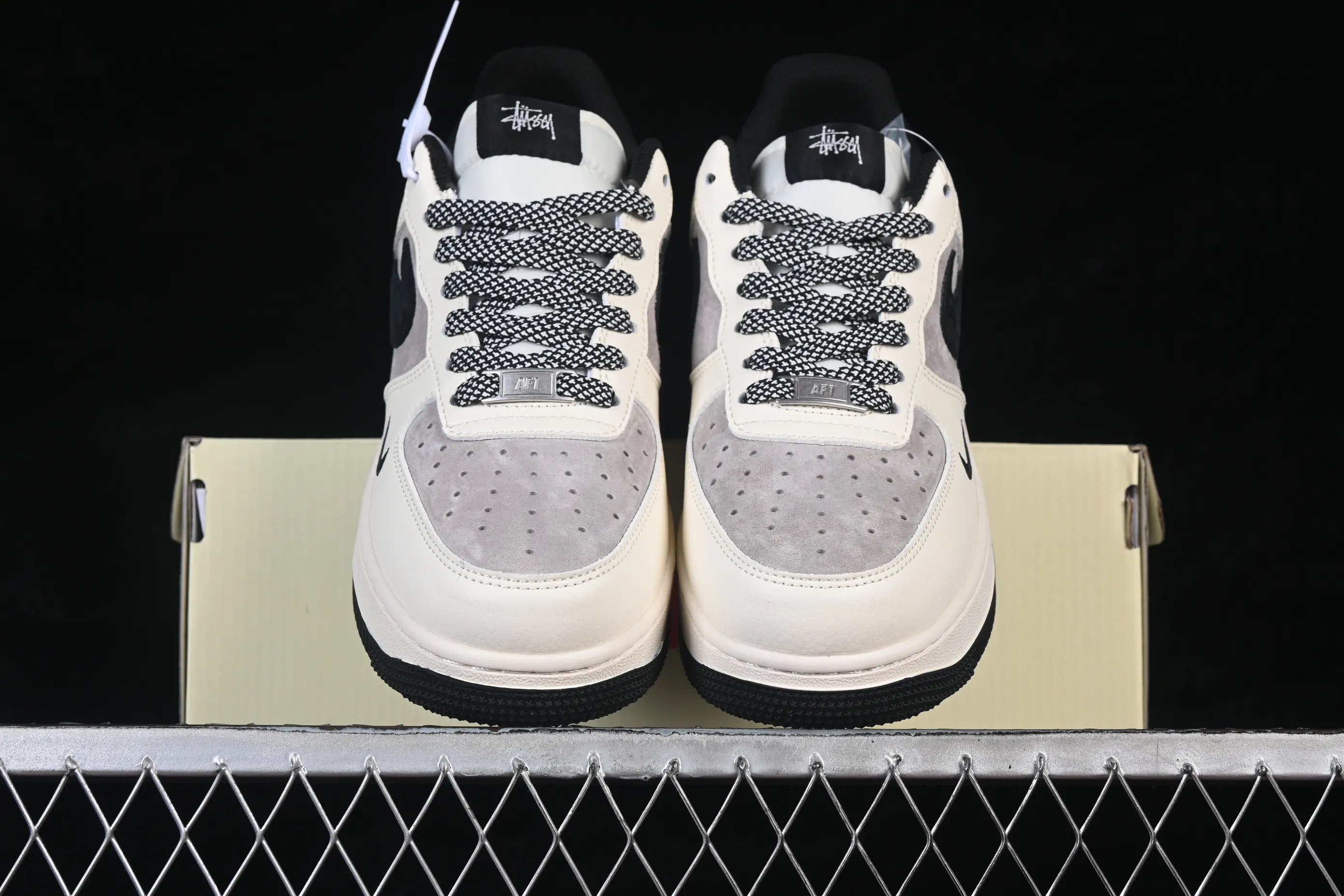 All categories Nk Air Force 1 Air Force series Nk Air Force 1 Low Air Force low-top Nike Air Force 1'07 Low Stussy co-branded white gray black Air Force 1 low-top casual sneakers XD9314-617